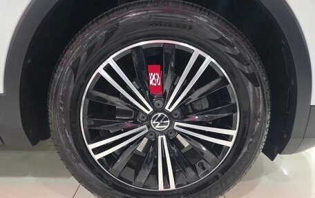 Volkswagen Tiguan II, 2022 год, 3 400 000 рублей, 9 фотография