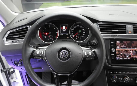 Volkswagen Tiguan II, 2019 год, 2 520 000 рублей, 14 фотография
