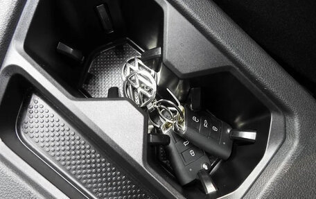Volkswagen Tiguan II, 2019 год, 2 520 000 рублей, 15 фотография