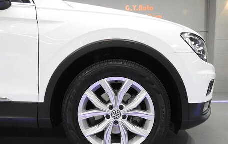 Volkswagen Tiguan II, 2019 год, 2 520 000 рублей, 20 фотография