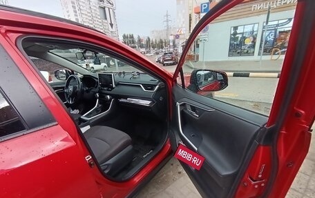 Toyota RAV4, 2021 год, 3 250 000 рублей, 6 фотография