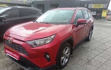 Toyota RAV4, 2021 год, 3 250 000 рублей, 8 фотография