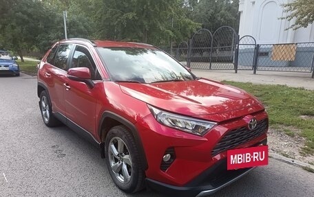 Toyota RAV4, 2021 год, 3 250 000 рублей, 5 фотография