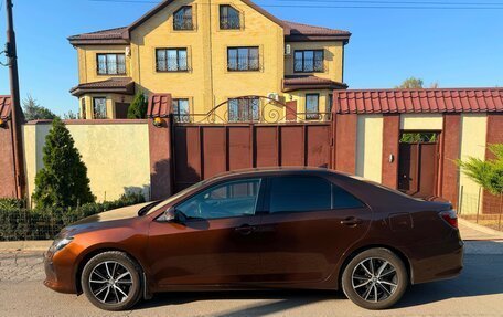 Toyota Camry, 2017 год, 2 100 000 рублей, 4 фотография