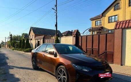 Toyota Camry, 2017 год, 2 100 000 рублей, 2 фотография