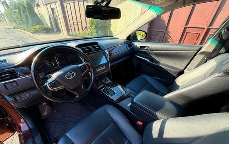 Toyota Camry, 2017 год, 2 100 000 рублей, 8 фотография