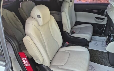 KIA Carnival, 2020 год, 3 700 000 рублей, 27 фотография