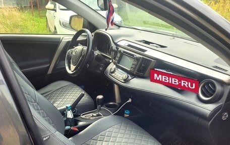 Toyota RAV4, 2014 год, 1 900 000 рублей, 5 фотография