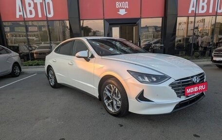 Hyundai Sonata VIII, 2021 год, 1 910 000 рублей, 3 фотография