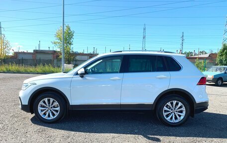 Volkswagen Tiguan II, 2021 год, 3 335 600 рублей, 2 фотография