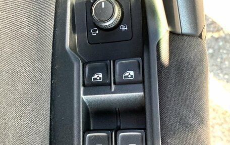 Volkswagen Tiguan II, 2021 год, 3 335 600 рублей, 13 фотография