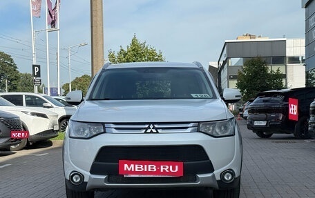 Mitsubishi Outlander III рестайлинг 3, 2014 год, 1 239 000 рублей, 2 фотография