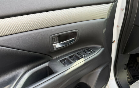 Mitsubishi Outlander III рестайлинг 3, 2014 год, 1 239 000 рублей, 13 фотография