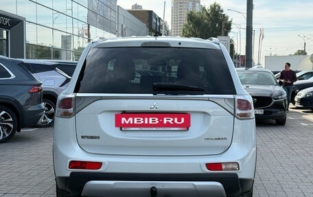 Mitsubishi Outlander III рестайлинг 3, 2014 год, 1 239 000 рублей, 5 фотография