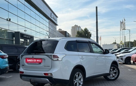 Mitsubishi Outlander III рестайлинг 3, 2014 год, 1 239 000 рублей, 4 фотография