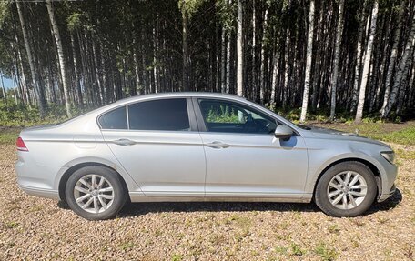 Volkswagen Passat B8 рестайлинг, 2015 год, 800 000 рублей, 2 фотография