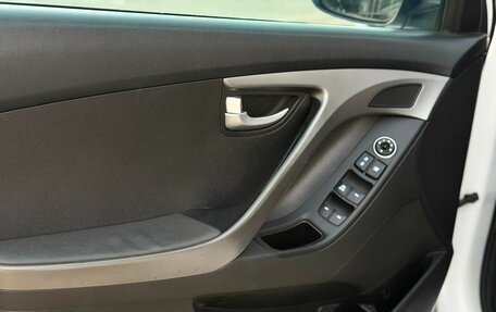 Hyundai Elantra V, 2015 год, 1 050 000 рублей, 10 фотография