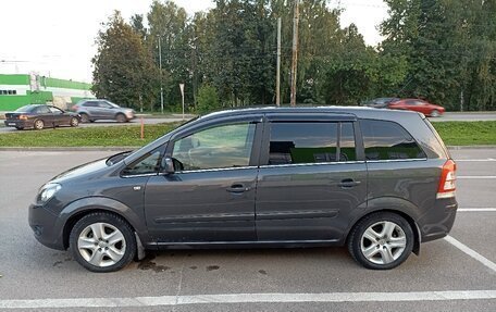 Opel Zafira B, 2010 год, 620 000 рублей, 3 фотография