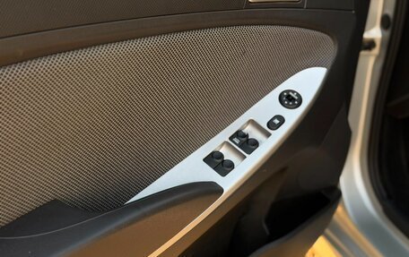 Hyundai Solaris II рестайлинг, 2012 год, 740 000 рублей, 11 фотография
