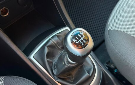 Hyundai Solaris II рестайлинг, 2012 год, 740 000 рублей, 18 фотография