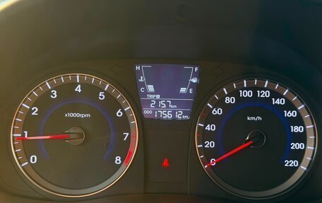 Hyundai Solaris II рестайлинг, 2012 год, 740 000 рублей, 20 фотография