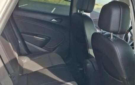 Opel Astra J, 2011 год, 690 000 рублей, 7 фотография