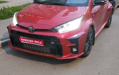 Toyota Yaris, 2022 год, 4 800 000 рублей, 1 фотография