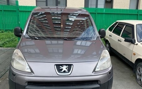 Peugeot Partner II рестайлинг 2, 2009 год, 550 000 рублей, 1 фотография