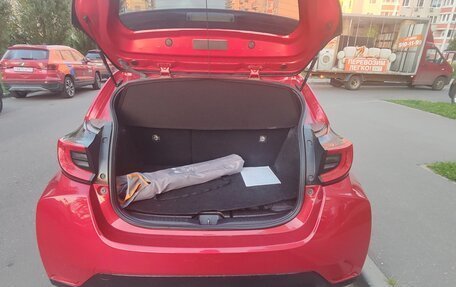 Toyota Yaris, 2022 год, 4 800 000 рублей, 6 фотография