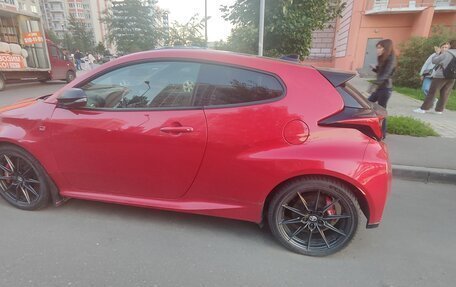 Toyota Yaris, 2022 год, 4 800 000 рублей, 5 фотография