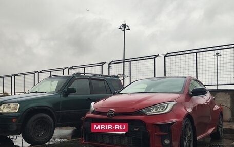 Toyota Yaris, 2022 год, 4 800 000 рублей, 15 фотография