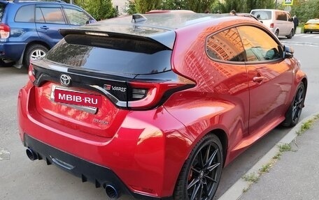 Toyota Yaris, 2022 год, 4 800 000 рублей, 4 фотография