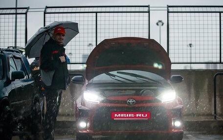 Toyota Yaris, 2022 год, 4 800 000 рублей, 16 фотография