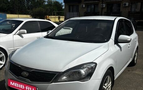 KIA cee'd I рестайлинг, 2011 год, 700 000 рублей, 2 фотография