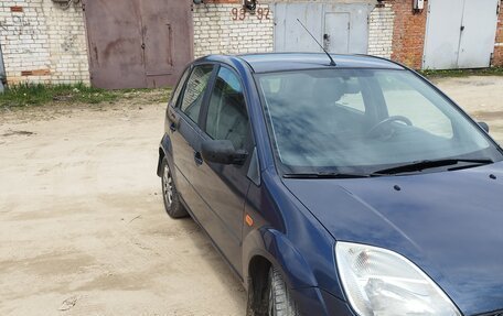 Ford Fiesta, 2002 год, 210 000 рублей, 2 фотография