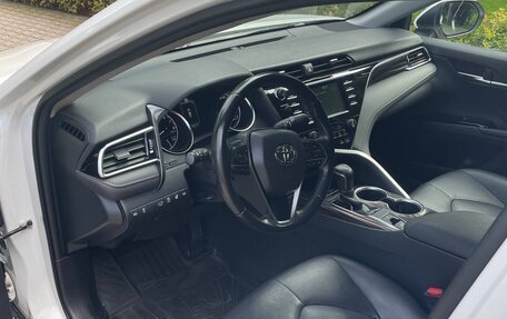 Toyota Camry, 2021 год, 3 200 000 рублей, 7 фотография