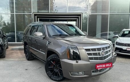 Cadillac Escalade III, 2013 год, 1 899 000 рублей, 4 фотография