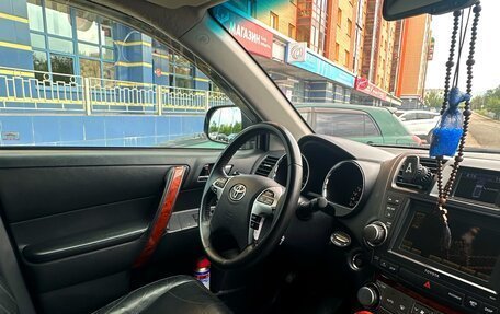 Toyota Highlander III, 2011 год, 1 790 000 рублей, 6 фотография