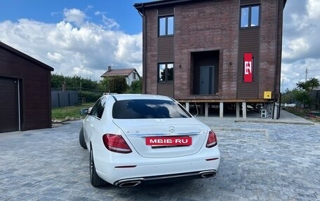 Mercedes-Benz E-Класс, 2017 год, 3 100 000 рублей, 5 фотография