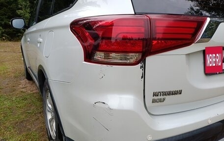 Mitsubishi Outlander III рестайлинг 3, 2016 год, 1 460 000 рублей, 13 фотография