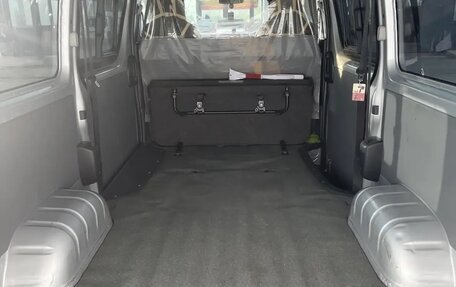 Toyota HiAce H200, 2018 год, 3 799 000 рублей, 7 фотография