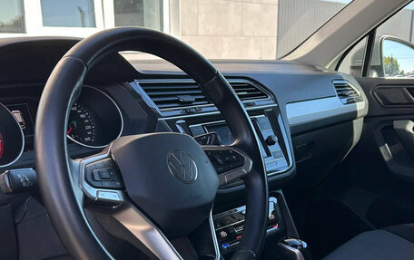 Volkswagen Tiguan II, 2021 год, 2 890 000 рублей, 9 фотография