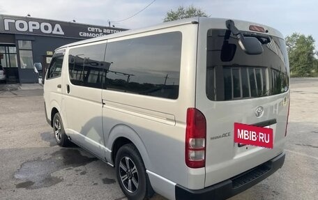 Toyota HiAce H200, 2018 год, 3 799 000 рублей, 8 фотография