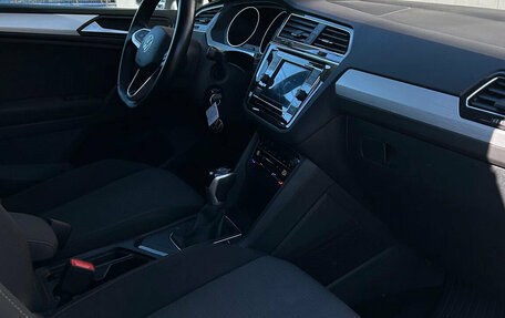 Volkswagen Tiguan II, 2021 год, 2 890 000 рублей, 13 фотография