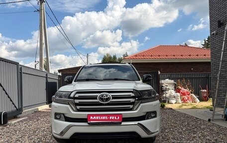 Toyota Land Cruiser 200, 2016 год, 5 900 000 рублей, 2 фотография