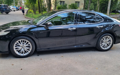 Toyota Camry, 2018 год, 3 050 000 рублей, 6 фотография