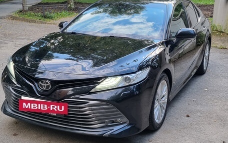 Toyota Camry, 2018 год, 3 050 000 рублей, 9 фотография