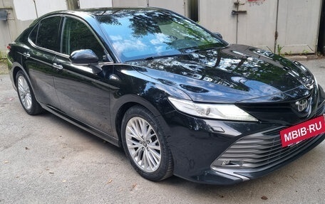 Toyota Camry, 2018 год, 3 050 000 рублей, 8 фотография