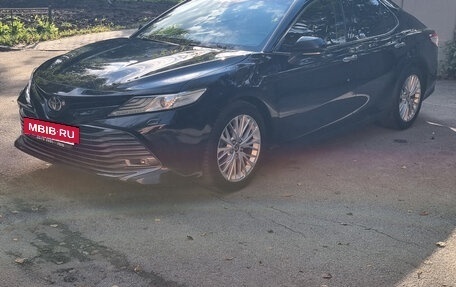 Toyota Camry, 2018 год, 3 050 000 рублей, 3 фотография