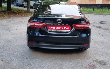 Toyota Camry, 2018 год, 3 050 000 рублей, 7 фотография